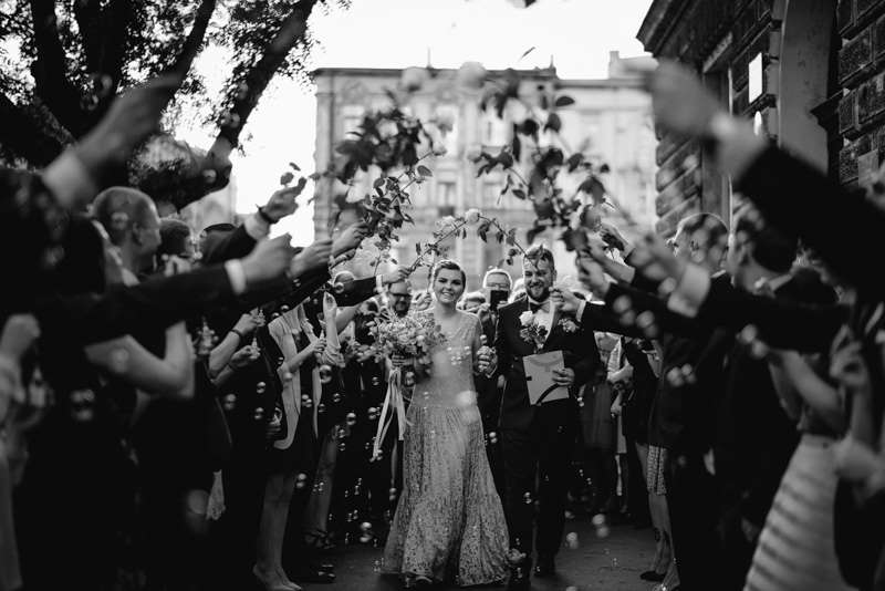 Dobrowolski Weddings zdjęcia które zachwycają 2020 black&white czarno białe ślub wesele fotografia ślubna inspiracje www.abcslubu.pl